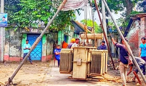 সৈয়দপুরে মুন্সিপাড়ার রেলওয়ে কোয়ার্টার থেকে ট্রান্সফরমার উদ্ধার, মালিকানা নিয়ে বিরোধ